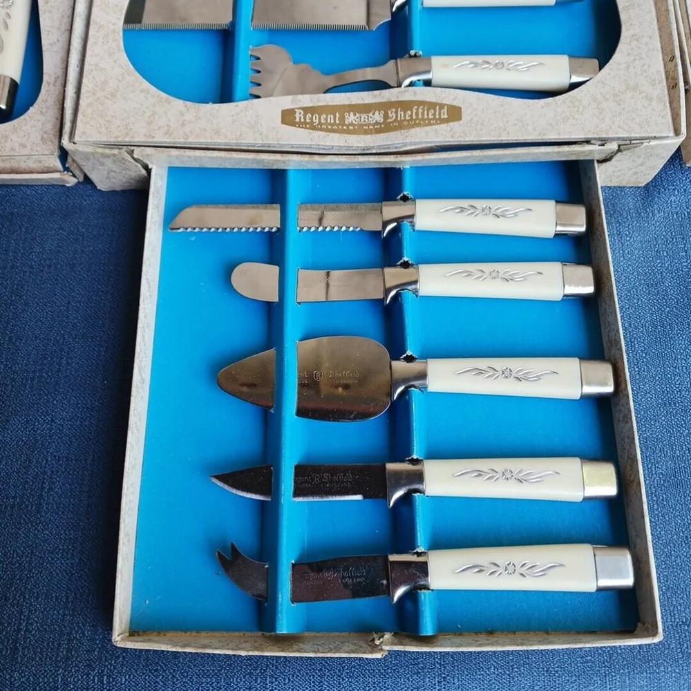 Sheffield English Stainless Steel 19 Piece Cutlery Set